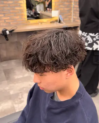 パーマ メンズ シャドウ/波巻き 朝崎倭斗のヘアスタイル