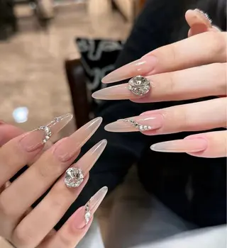 ミディアム 高橋 日向のネイルデザイン