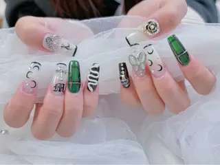 ネイル ネイルサロンエクラ 🫧Shizukaのネイルデザイン