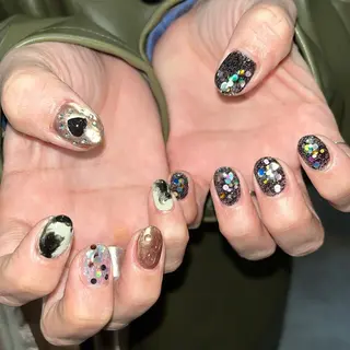 ネイル 🪐富島彩夏 /海外nail🪐のネイルデザイン