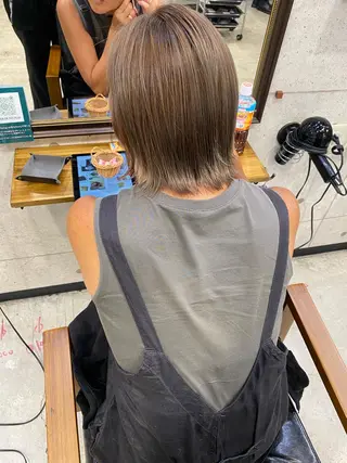 ミディアム カラー 遠藤沙也加 /レイヤーカットのヘアスタイル