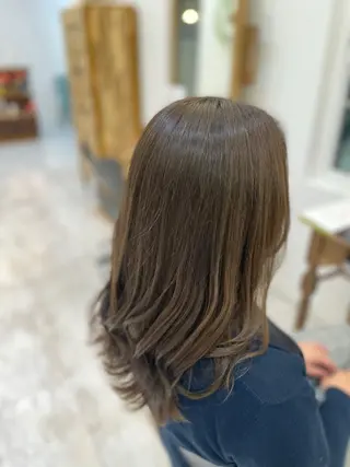 セミロング カラー MAHALO HAIR RESORT所属・いさか ゆうきのヘアスタイル