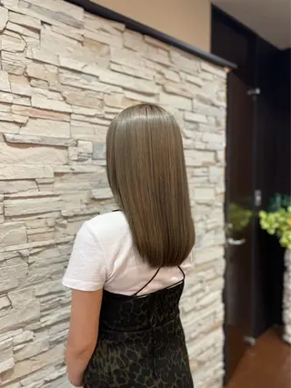 セミロング 杉山 夏音のヘアスタイル