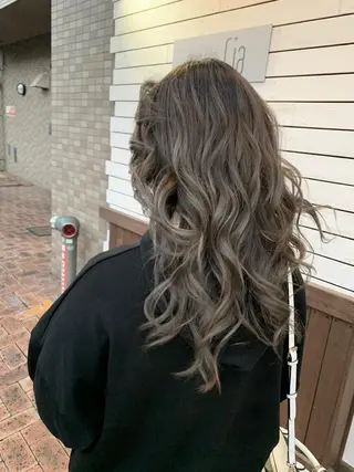 セミロング DESIGNSALON LIA💎デザインサロン リア所属・レディース専用🌷咲 の垢抜けブリーチ部屋のヘアスタイル