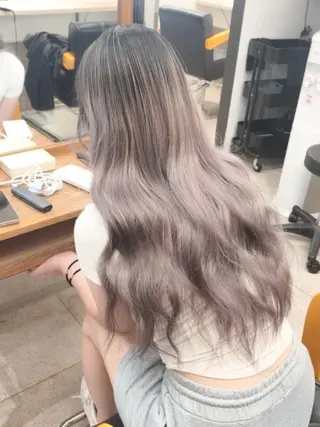 ロング カラー たつや/ハイトーン/ バレイヤージュ/寒色のヘアスタイル