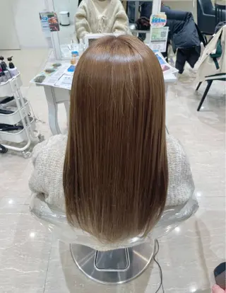 ロング effect横浜所属・切りっぱなしボブ/ 艶カラー/綾莉のヘアスタイル