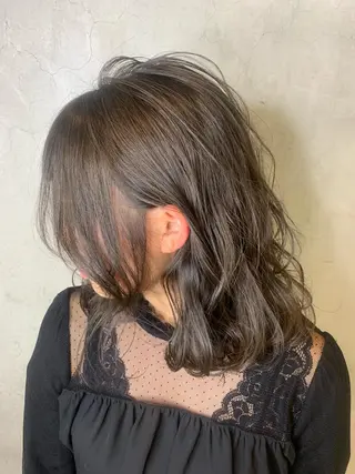 セミロング カラー 🐝肥田 しょーと🐝のヘアスタイル