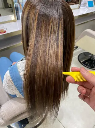 ロング 渡辺　亮/ 白髪ぼかし/髪質改善のヘアスタイル