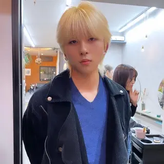 ショート カラー ブロンド/ブリーチ 【SITY.】のヘアスタイル