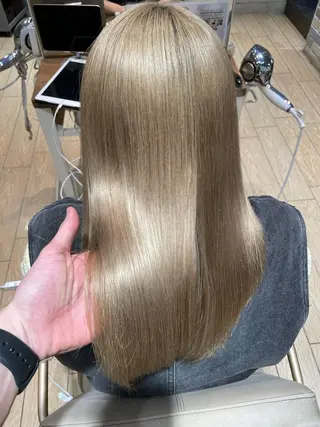 ミディアム カラー afloatkobe所属・美髪/髪質改善 川口凌弥のヘアスタイル