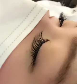 マツエク・マツパ 保子 祐里香のヘアスタイル