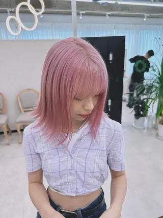 ショート カラー ヒラ マツのヘアスタイル