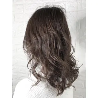 ミディアム カラー KIZU 髪質改善 怪談を語る美容師のヘアスタイル