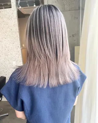 ミディアム カラー ヘアアレンジ lani ブリーチ /ダブルカラーのヘアスタイル