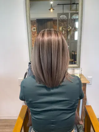 ミディアム カラー Felice Erikaのヘアスタイル