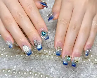 ネイル 🦋 Queenieのネイルデザイン