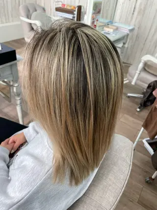 セミロング 🐆アンドウ チカコ🦓のヘアスタイル