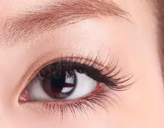 マツエク・マツパ Very (ベリー)所属・吉田 彩花の眉毛・アイブロウイメージ