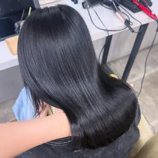 ミディアム カラー Blast Erikaのヘアスタイル