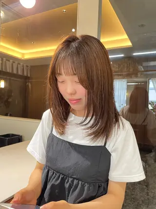 ミディアム カラー 山下 悠月のヘアスタイル