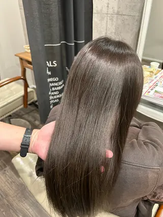 カラー 今野 詩音のヘアスタイル