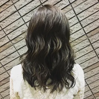 カラー N° jillva ♦️川端裕司♦️のヘアスタイル