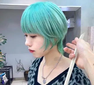 カラー 顔まわり/ボブウルフ 🤍愛唯(めい)のヘアスタイル