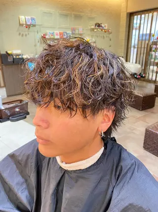 パーマ メンズ スパイラル波巻き パーマ井本汰壱のヘアスタイル