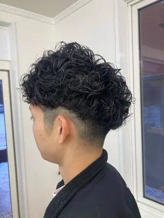 パーマ メンズ 深堀 勇弥のヘアスタイル