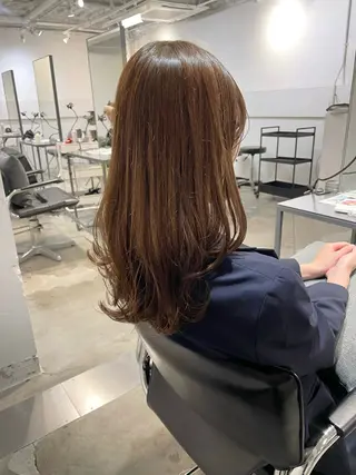 ミディアム SAKI 新宿のヘアスタイル