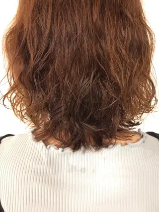 ミディアム パーマ 福島 妃佳留のヘアスタイル