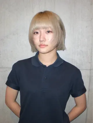 ショート カラー RESSUAL くるみのヘアスタイル