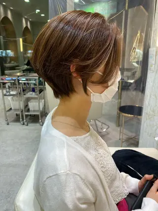 ショート カラー 店長/mao/ 前髪/顔周りカットのヘアスタイル