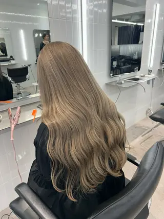 セミロング カラー 🫧ミルクティー ブリーチRIKU🫧のヘアスタイル