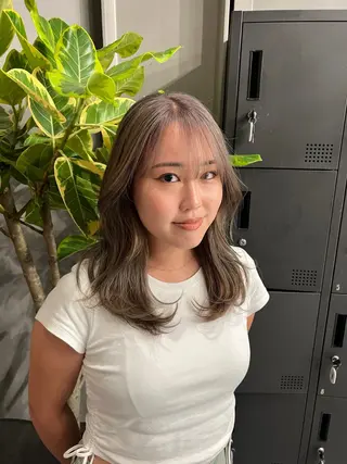 カラー beleefric 🩵黒木芽衣のヘアスタイル