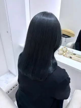 セミロング カラー こまつ まりやのヘアスタイル