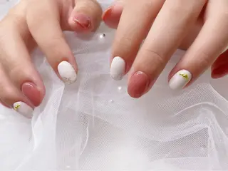 ネイル AYA Reginaのネイルデザイン