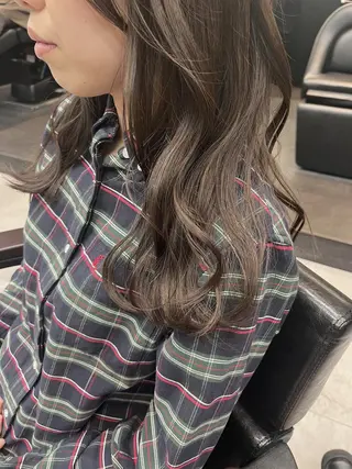 セミロング カラー 🦩レイヤー|透明感 カラー🦩makoのヘアスタイル