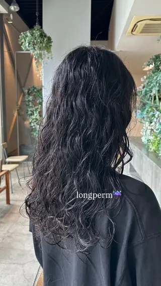 ロング パーマ 垣内 奈緒のヘアスタイル
