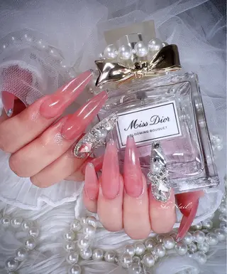 ネイル She   Nail所属・ISA_ BELLAのネイルデザイン