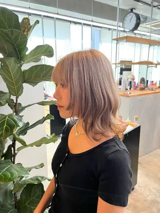 ミディアム カラー ハイトーンカラ ー/小川のヘアスタイル