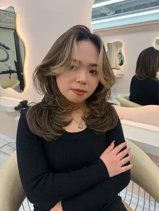 セミロング YOLO 渋谷 RIONAのヘアスタイル