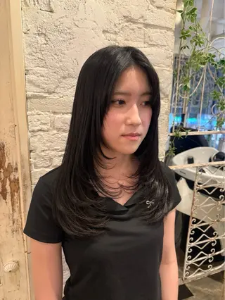 ロング 大塚 実優のヘアスタイル