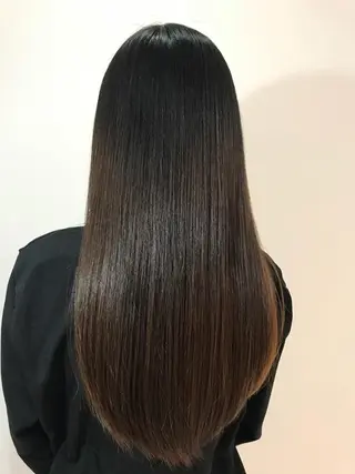 セミロング ✨艶ブリーチカラー ✨四ノ宮裕己のヘアスタイル