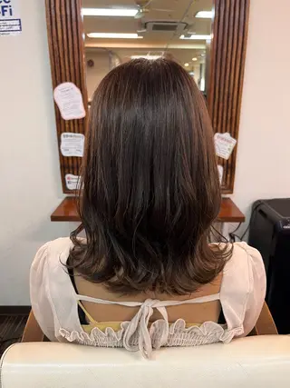 ミディアム 西形 梨瑚のヘアスタイル