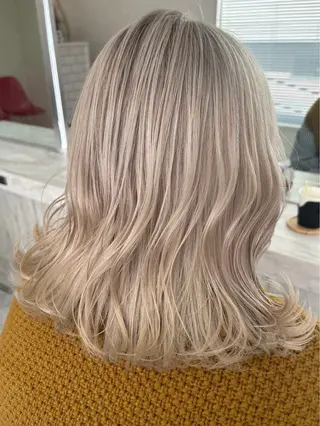 カラー mignon あゆみのヘアスタイル