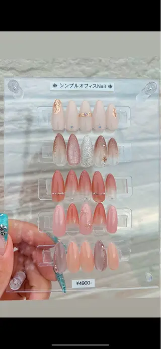 ネイル Lino𓂃⟡.· Chizuruのネイルデザイン