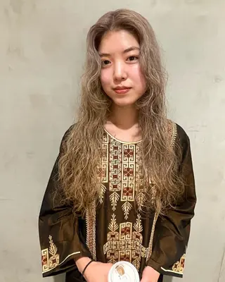 ロング カラー パーマ 優作 〜圧倒的信頼〜のヘアスタイル