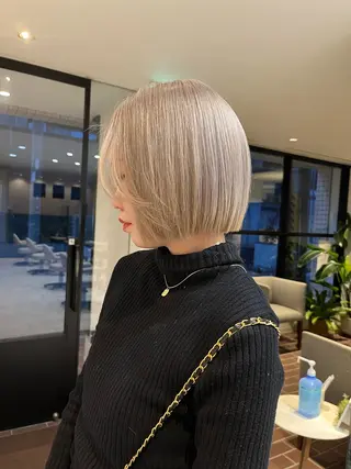 ショート カラー 髪の修復専門サロン　hair place VIVE所属・KOTA / ハイトーン/髪質改善のヘアスタイル