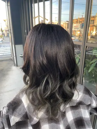 セミロング OGAWA NOAのヘアスタイル